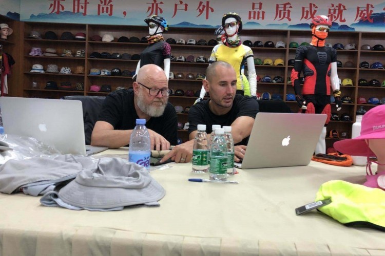 China Dragon One Apparel Company Limited Perfil da companhia