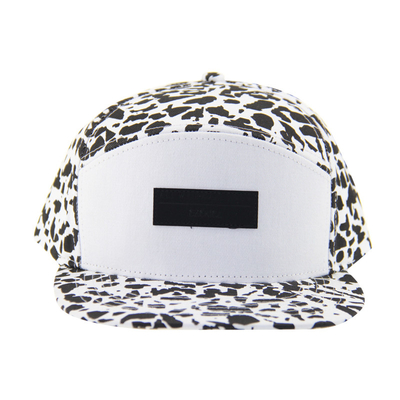 Moda em todo o mundo Imprimir 5 Caps de campo de painel com logotipo em relevo em pele em frente
