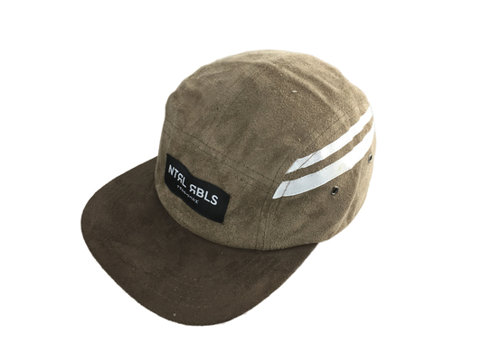 Capuz de campo de 5 painéis com visor de PU plano e logotipo de etiqueta tecido